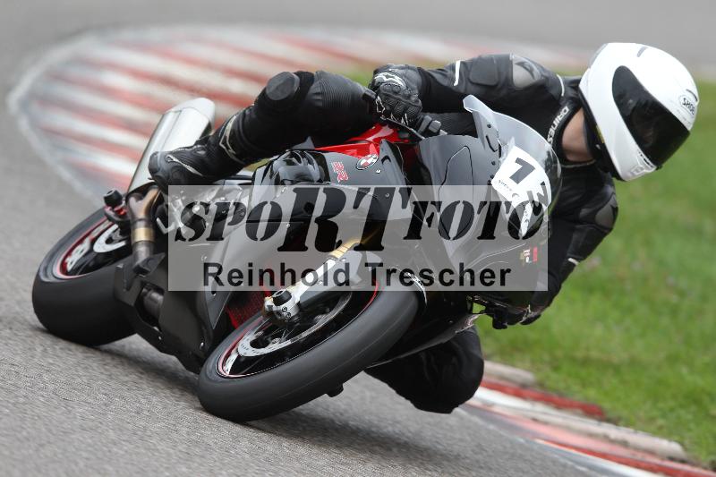 Archiv-2022/68 13.10.2022 Speer Racing ADR/Freies Fahren rot und gelb/13
